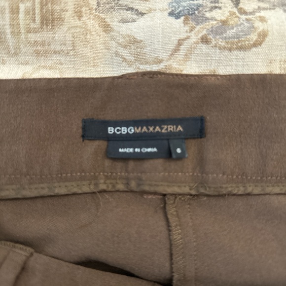 Brown straight leg trousers with flared bottom from BCBG Maxazria size 6 - Picture 3 of 3